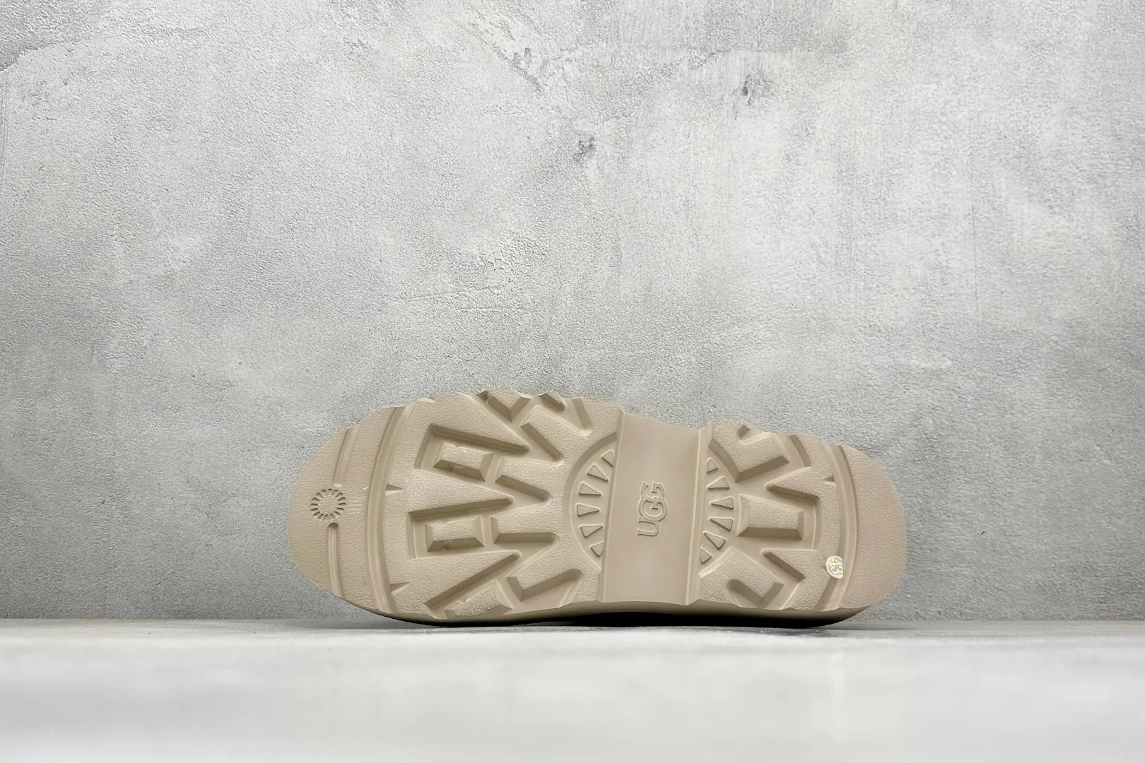 🐲💰 480 supports store UGG2025 spring new Hybird Tasman series men's shoes# The upper is made of cow split layer, the inner breathable mesh, the ugg traditional Eva light wing outsole, the coexistence of class and comfort, slip-on design, easy to put on and take off, paired with wide-leg workwear, American retro Barn style, easy to style, the style is not defined, and the matching does not have to be limited!   Item No.: 1166913 Size: 40-44